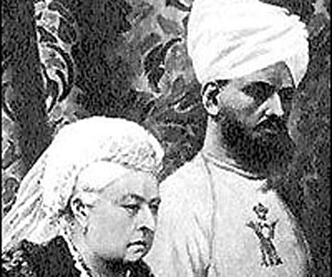 The puzzle of royal servitude