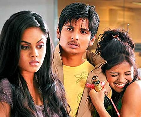 A scene from the montage song in 'Ko'.