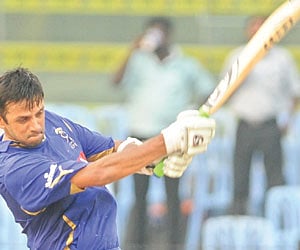 Rahul Dravid en route to making 66 | D Sampathkumar