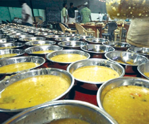 ‘Nombu kanji’ arranged at a city mosque for believers breaking the Ramzan fast|Express.