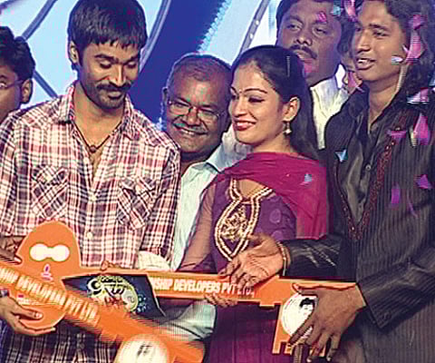 Sathya-Monika win Maanada Mayilada Season 6