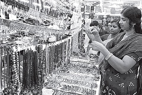 Gujarat handicrafts exhibition begins
