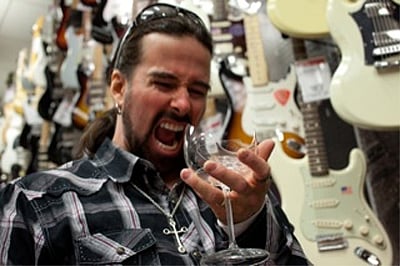 Man who breaks glasses with his voice