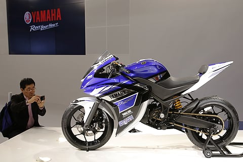 Yamaha R25 unveiled, expected to go on sale in 2014