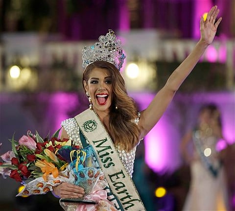 Venezuela's Alyz Henrich Wins Miss Earth 2013 Title