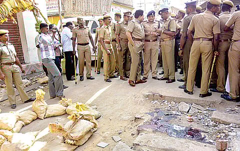 Paramakudi tense as gang hacks BJP man