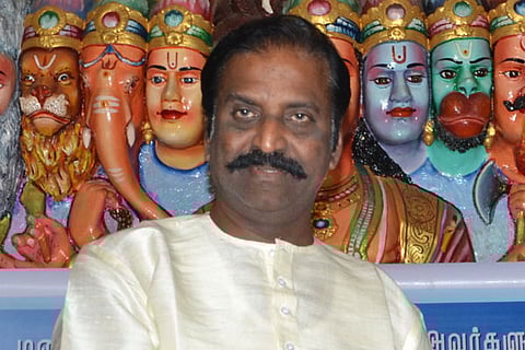 Lyricist Vairamuthu wins Ilakkiya Chinthanai award