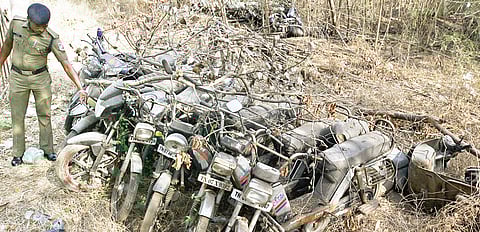 Cops go after abandoned bikes in city