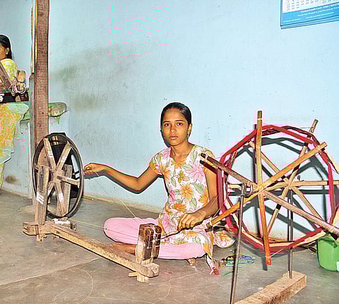 With 491 in SSLC, dindigul girl weaves IAS dream