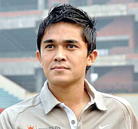 JSW sign Chhetri