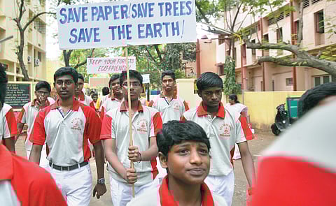 Students rally for waste management