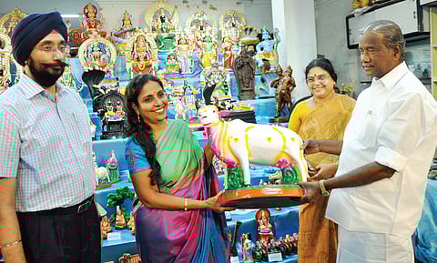 Etching culture in the form of crafts