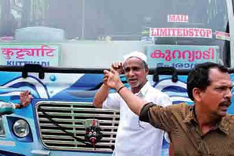 Now, Hindi name boards in city buses, eateries to woo migrant workers