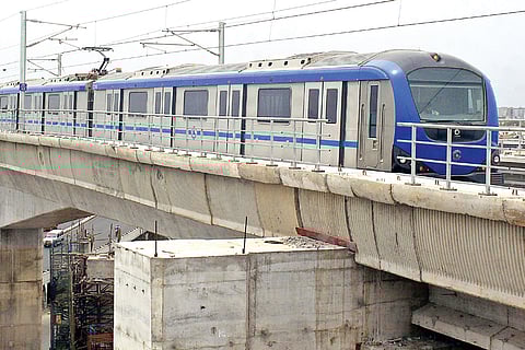 Software Delay Puts Off Metro Rail's Commercial Run