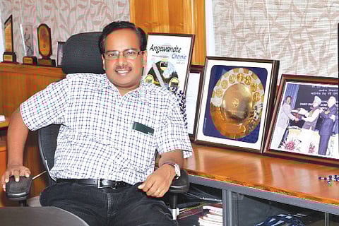 Scientist Who Monitors the Chitchat of Molecules