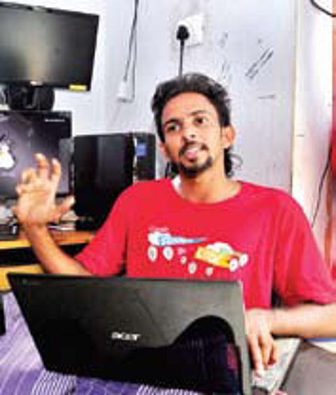 Coding Champion, Blind Father Parse Braille; Make Typing Easy