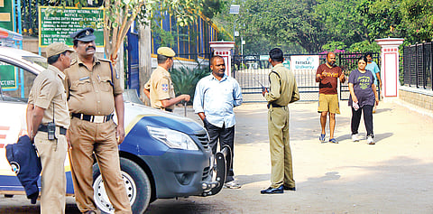 Walkers Throng KBR as Usual