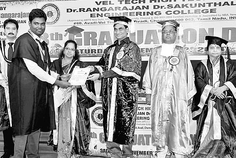Vel Tech High Tech Dr RR Dr SR Engineering College Celebrates Eighth Graduation day