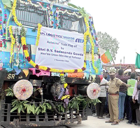 Double Decker Auto Freight Train may Decongest Roads