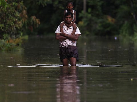 Heavy rains are expected to continue in SriLanka during the Christmas week, dampening relief efforts. Reuters