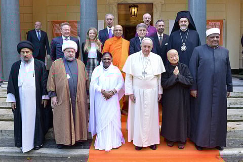 Mata Amritanandamayi Meets Pope Francis in Vatican