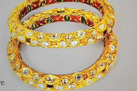 Heritage Set in Precious Stone