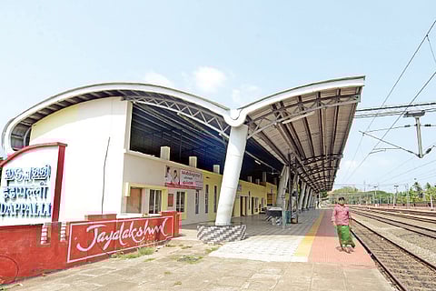 Busy Days Await Edappally Stn; Rude Shock for Commuters