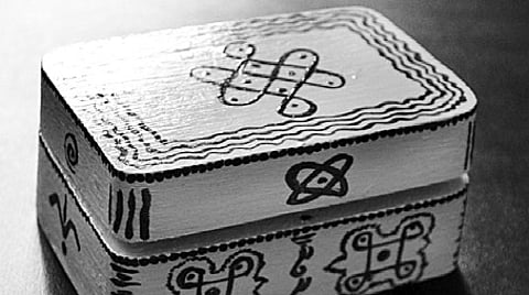 Rangoli on jewellery boxes