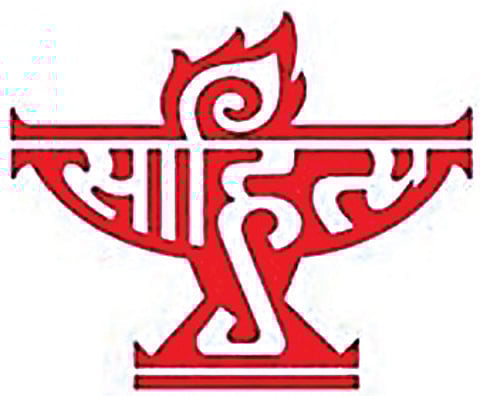 People Drawn to Books That Bag Awards, Say Raconteurs