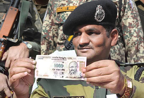 Pakistan Takes Mission Route to Fake Currency