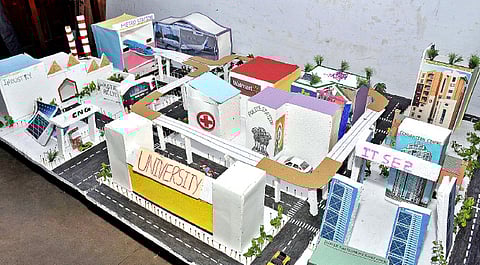 Students Showcase Smart Project for New State at Expo