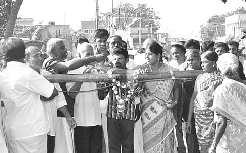 Villagers Pronounce Unused Railway Gate Dead, Pay Homage