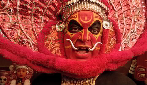 'Uthama Villain' Trailer Released