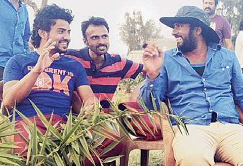 Suni Joins Hands with Ashu Bedra for Simplag Innondu Love Story