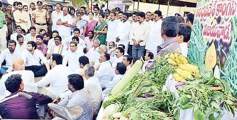 Congress Protests Move to Ban Farming