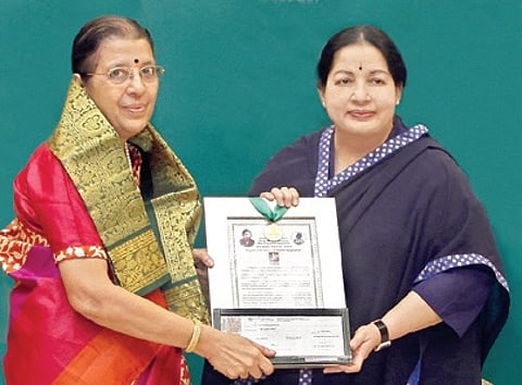 Shanthi Ranganathan gets Avvaiyar Award