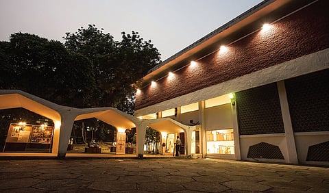 The Fine Art of a Financial Mess