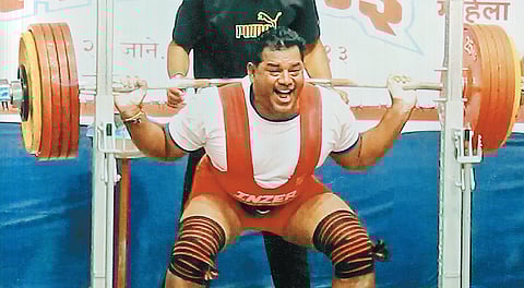 The Power on His Shoulders to Squat, Bench Press, Dead Lift