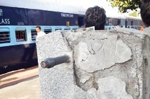 No Water for Public Use in Nayandahalli Railway Station