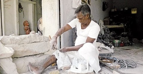 Lack of Governmentt Support Tolls Death Knell for Stone Carving