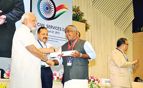 Eraviperoor Wins Public Admn Excellence Award