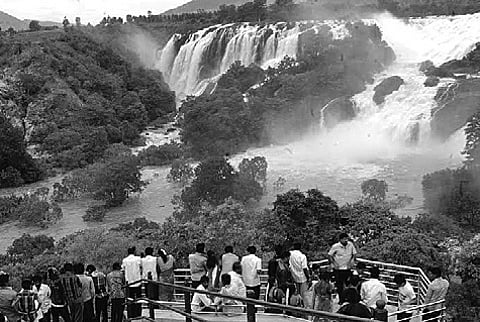 Summer Heat Keeps Police On Toes