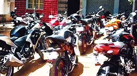 Bike Race on ECR Lands 14 in Trouble