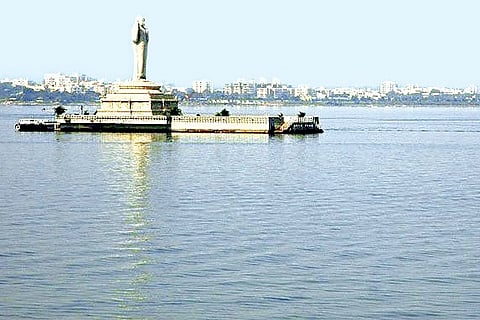 HC Gives Nod for Hussainsagar Clean-up; Government can Take NGOs' Help