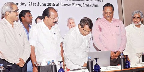 Rly Minister Urges State to Boost Manufacturing Sector