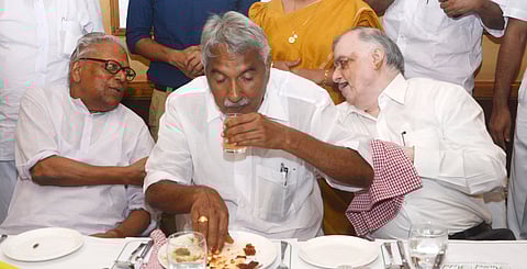 VVIPs Make a Beeline for Home Minister's Iftar Party