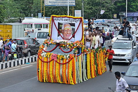 Film Fraternity, Fans Bid Tearful Adieu to MSV