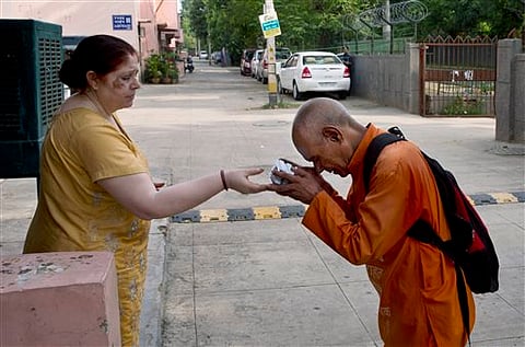 This 'Medicine Baba' Gets Drugs From Rich, Gives to Poor