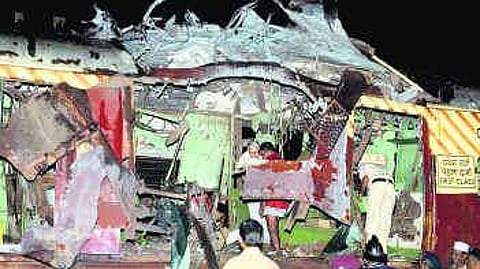 Mumbai's suburban trains after the blast in 2006
