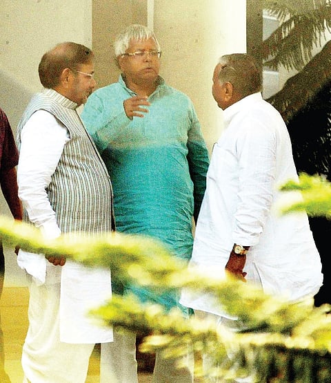Mulayam's Bihar Divorce Threatens to Hurt JD(U), RJD More than SP